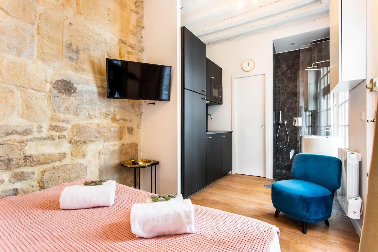 Dreamyflat - Heart Of Marais 2* باريس